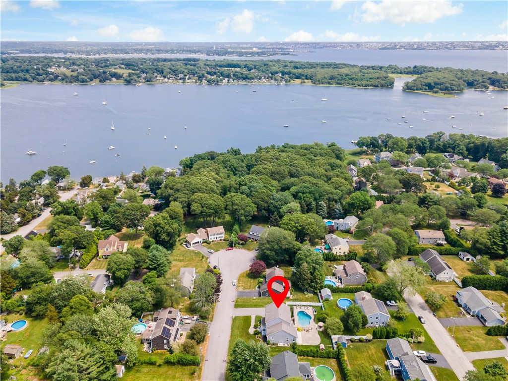 54 Michael Drive Bristol, RI 02809 - Photo 3 of 49