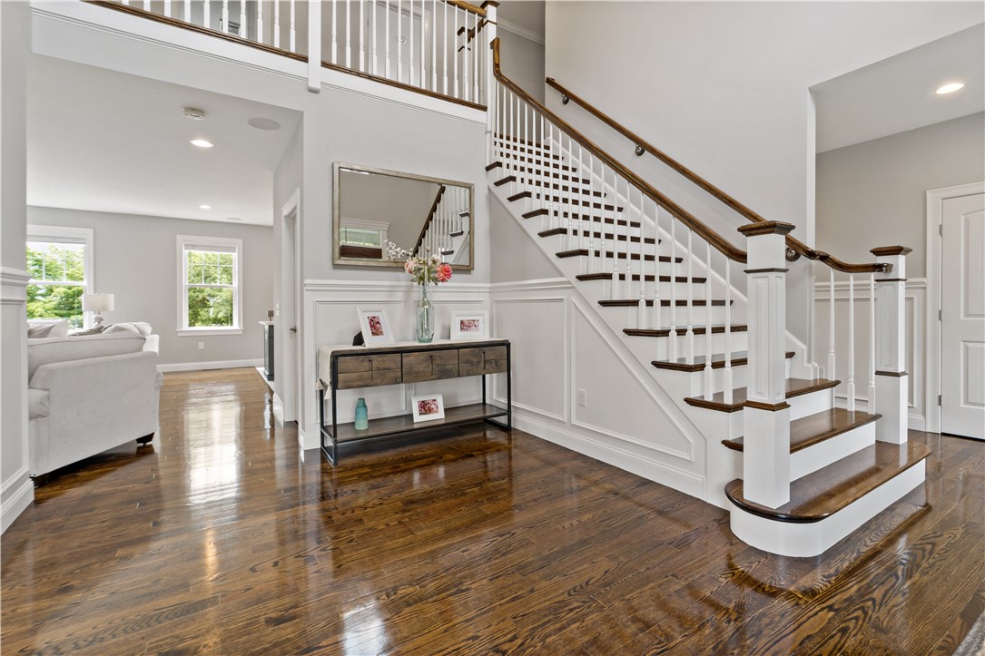 54 Michael Drive Bristol, RI 02809 - Photo 4 of 49