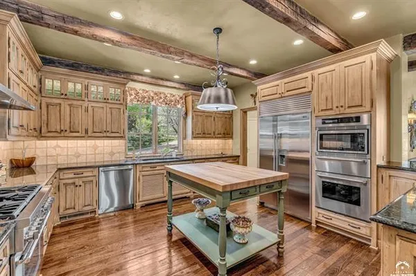 $1,670,000 | 208 Fall Creek Drive, Lawrence, KS 66049