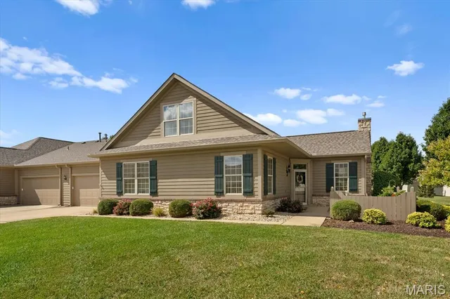 $293,500 | 1230 Three Rivers Drive, Unit 6B, O'Fallon, IL 62269