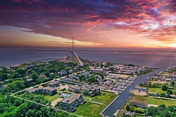 $649,000 | 68 Foster Avenue, Unit 4 4, Hampton Bays, NY 11946