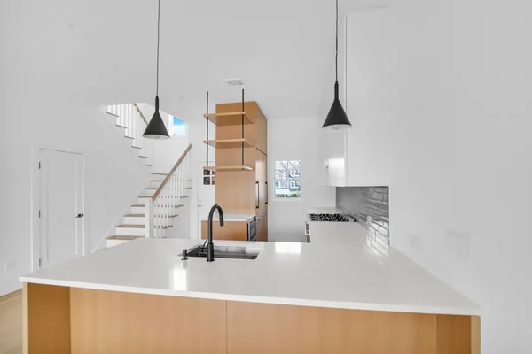 $649,000 | 68 Foster Avenue, Unit 4 4, Hampton Bays, NY 11946