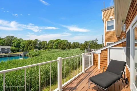 $649,000 | 68 Foster Avenue, Unit 4 4, Hampton Bays, NY 11946