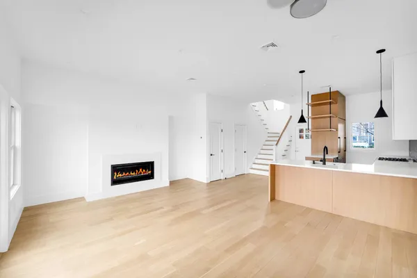 $649,000 | 68 Foster Avenue, Unit 4 4, Hampton Bays, NY 11946