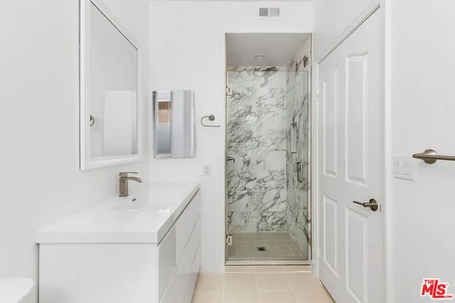 $3,895 | 9800 Vidor Drive, Unit 203, Los Angeles, CA 90035