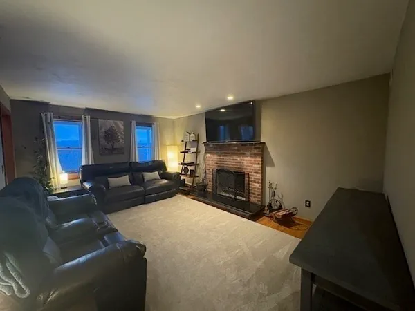 $759,900 | 94 East Charlton Road, Spencer, MA 01562