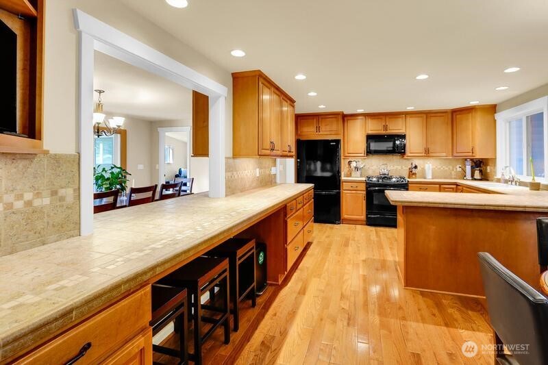 21414 2nd Avenue Southeast Bothell, WA 98021 - Photo 7 of 34