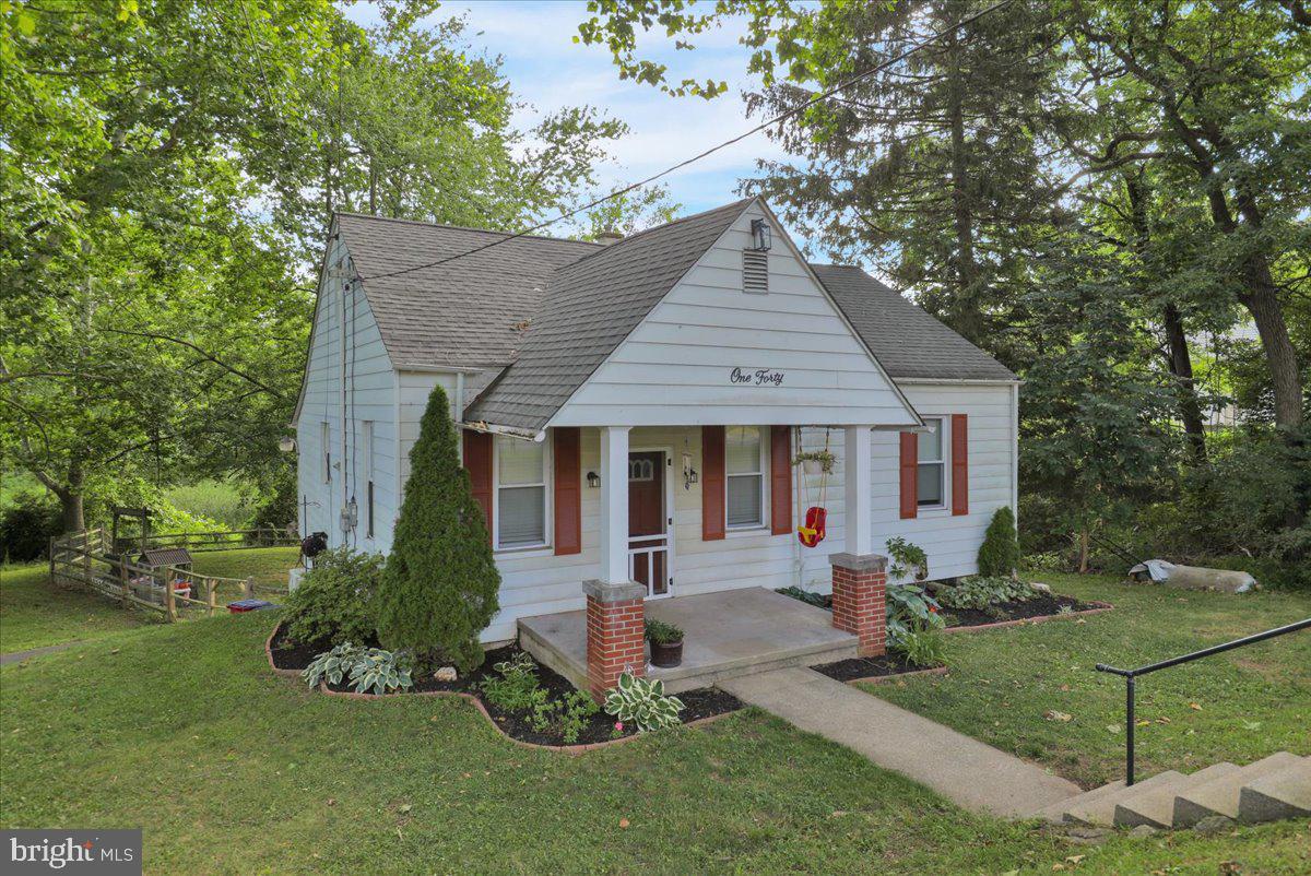 140 Pennwyn Place Reading, PA 19607 - Photo 2 of 29