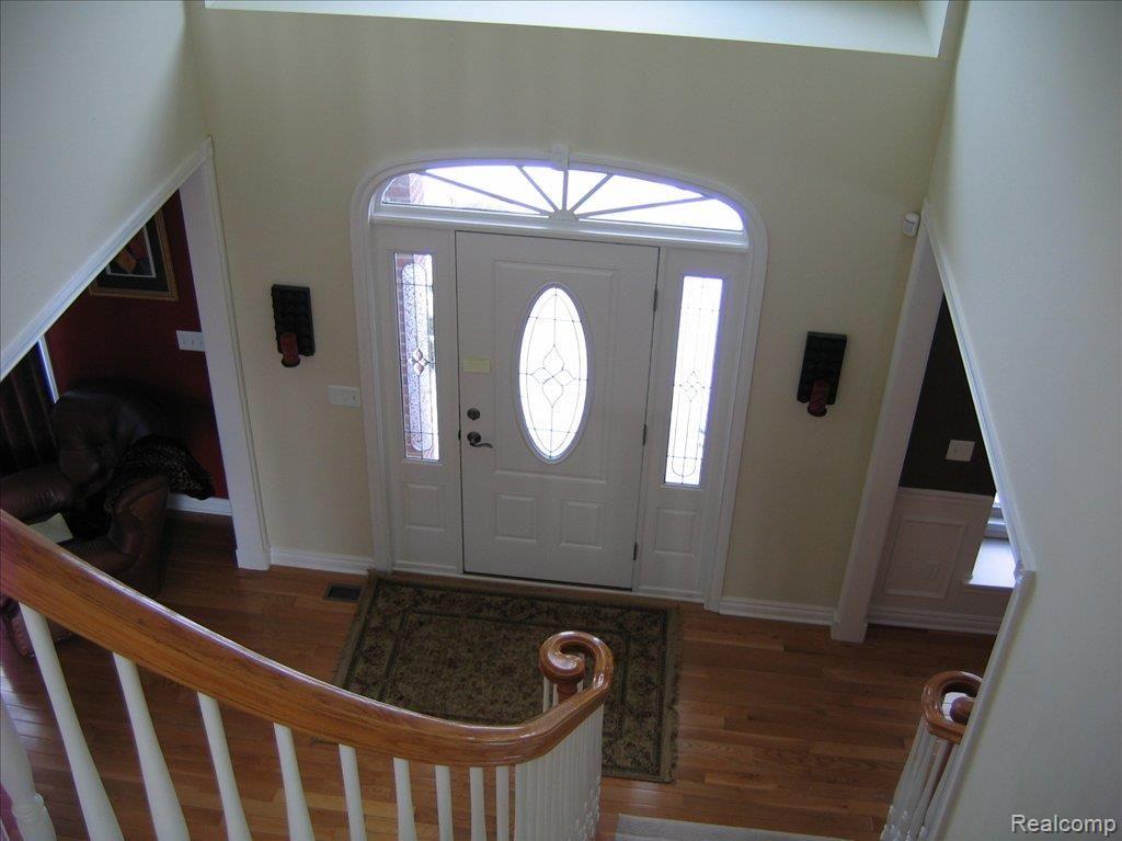86 Fieldway Court Rochester, MI 48306 - Photo 19 of 25 2 Story Foyer With Bridge
