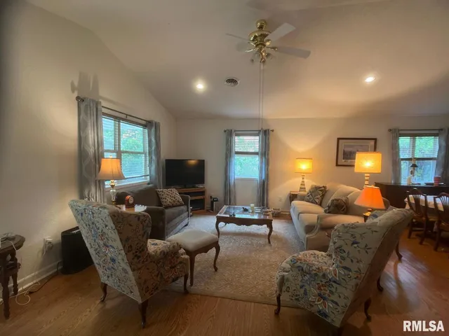 $149,000 | 617 North 10th Street, Herrin, IL 62948