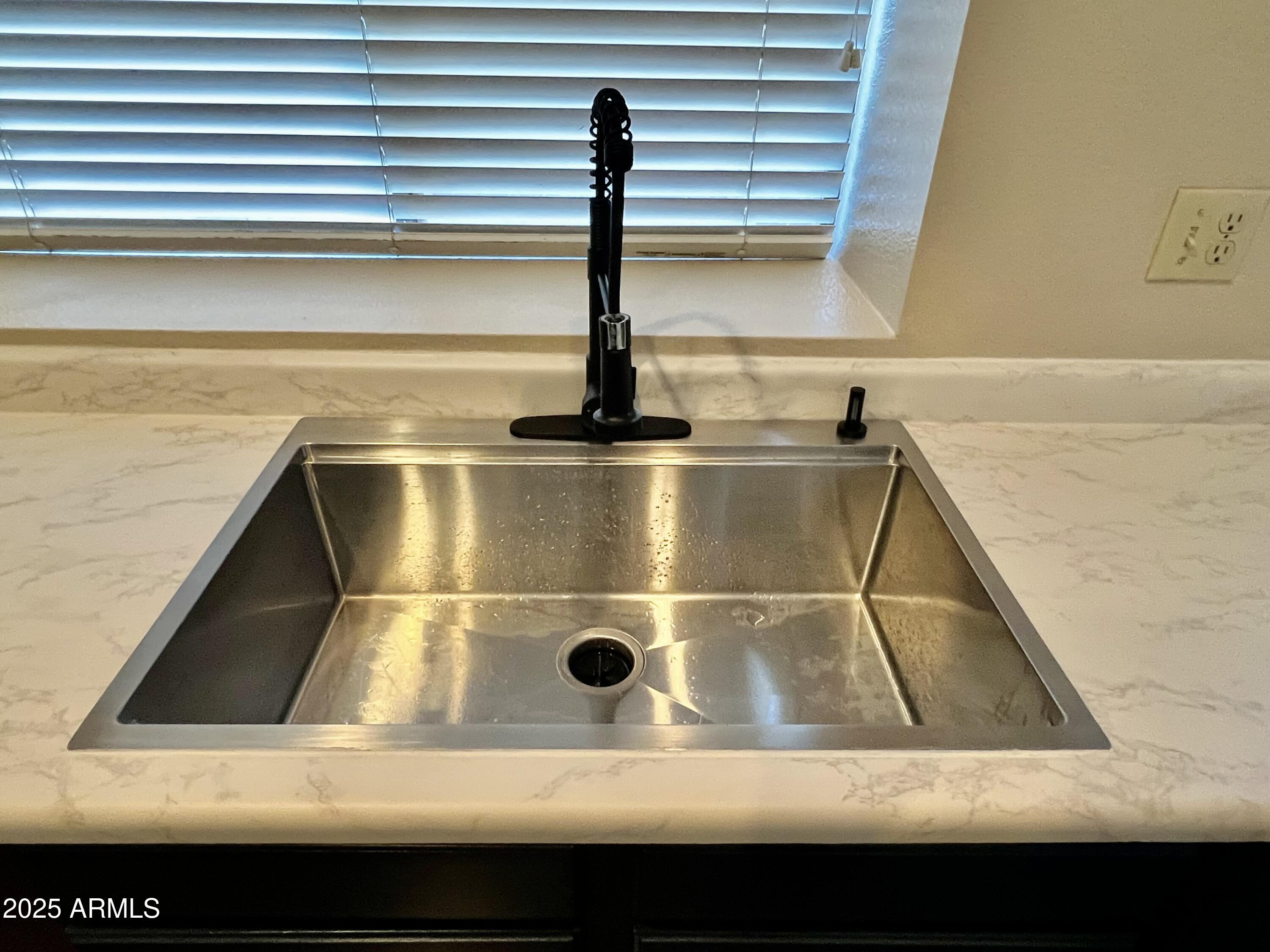 13643 South 36th Way Phoenix, AZ 85044 - Photo 3 of 32 a view of a sink