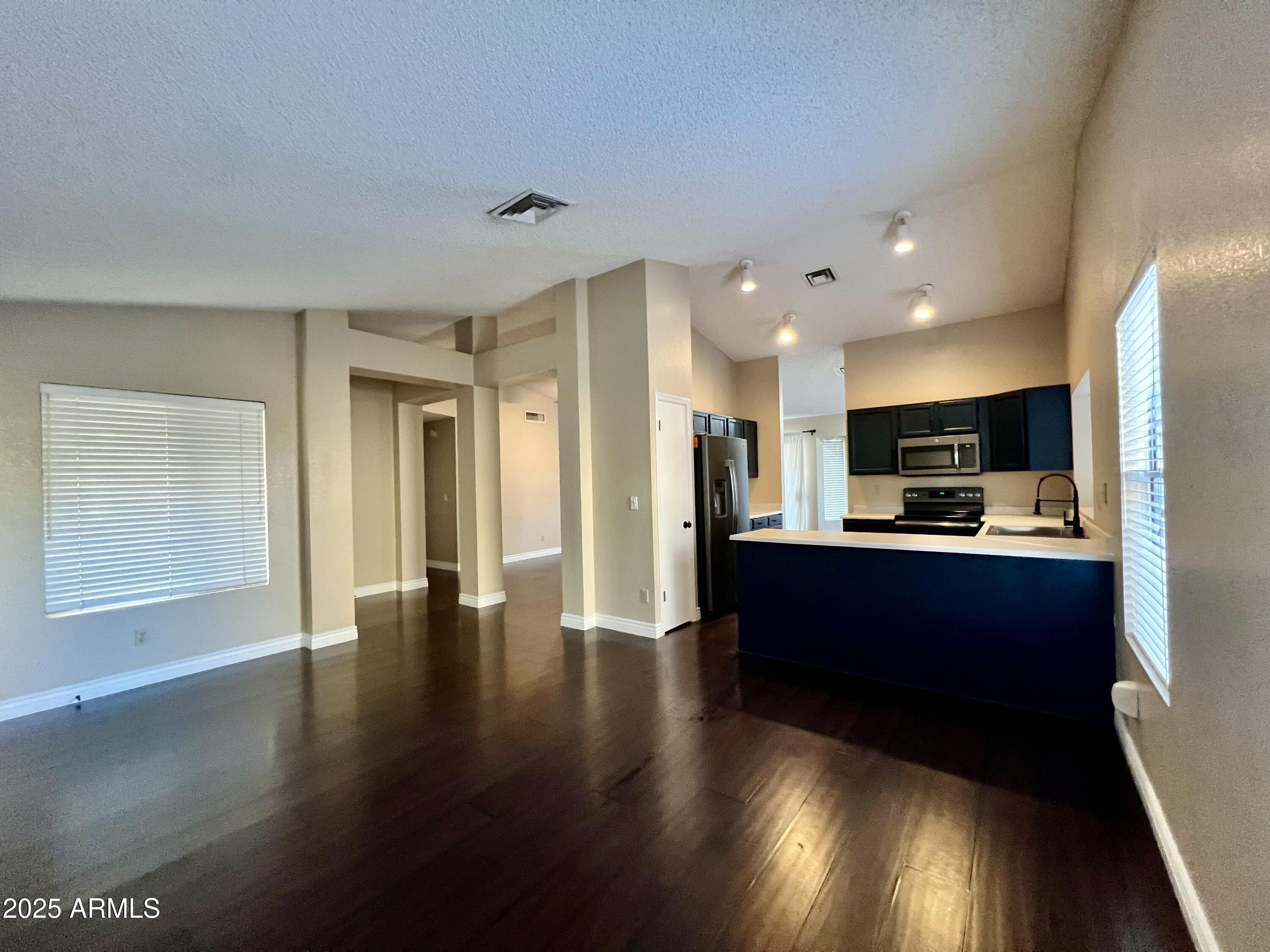 13643 South 36th Way Phoenix, AZ 85044 - Photo 6 of 32 IMG_0299