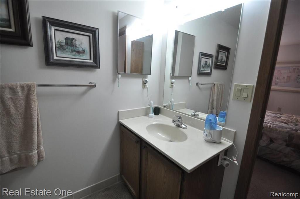 2232 London Bridge Drive Rochester Hills, MI 48307 - Photo 20 of 29