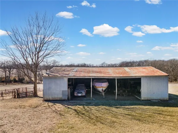 $1,050,000 | 3919 Southwest State Rte T, Polo, MO 64671
