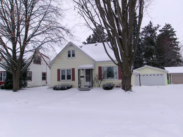 $275,000 | 410 Liberty Street, Beaver Dam, WI 53916