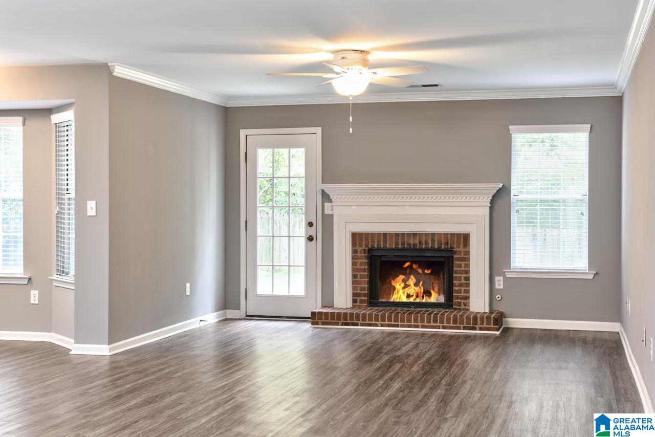 144 Lake Terrace Alabaster, AL 35007 - Photo 4 of 33