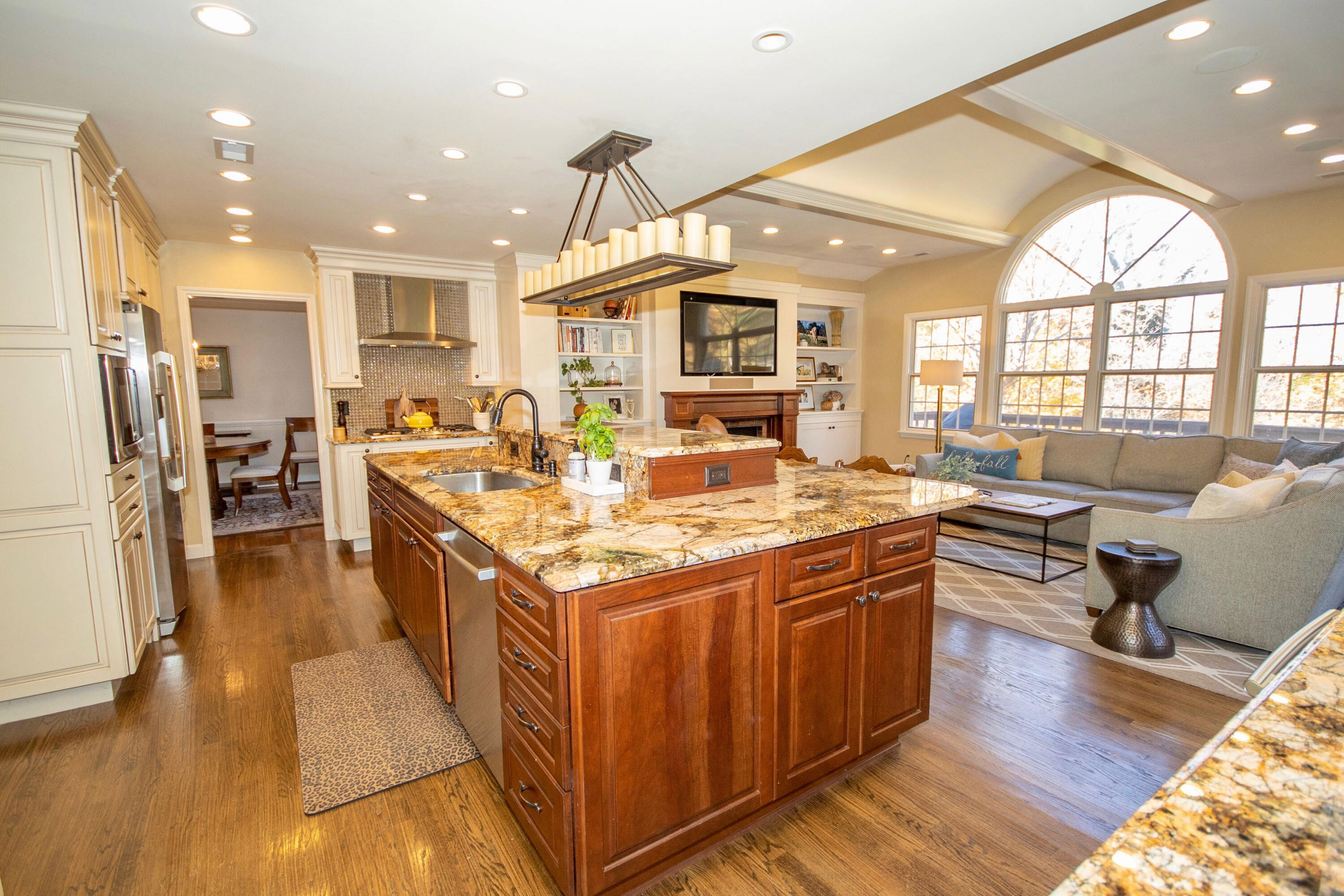 733 White Oak Road Southwest Roanoke, VA 24014 - Photo 2 of 58 White Oak - 20