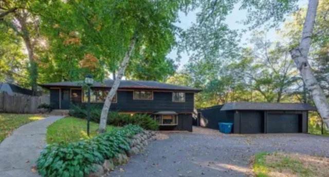 $6,995 | 239 Byrondale Avenue, Wayzata, MN 55391