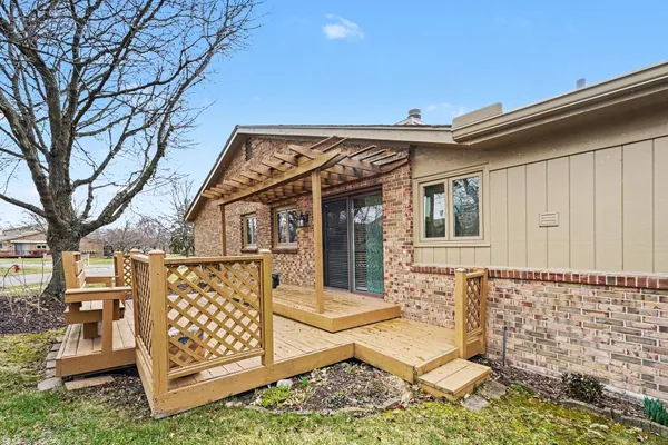 $380,000 | 12301 Pinecrest Drive, Plymouth, MI 48170