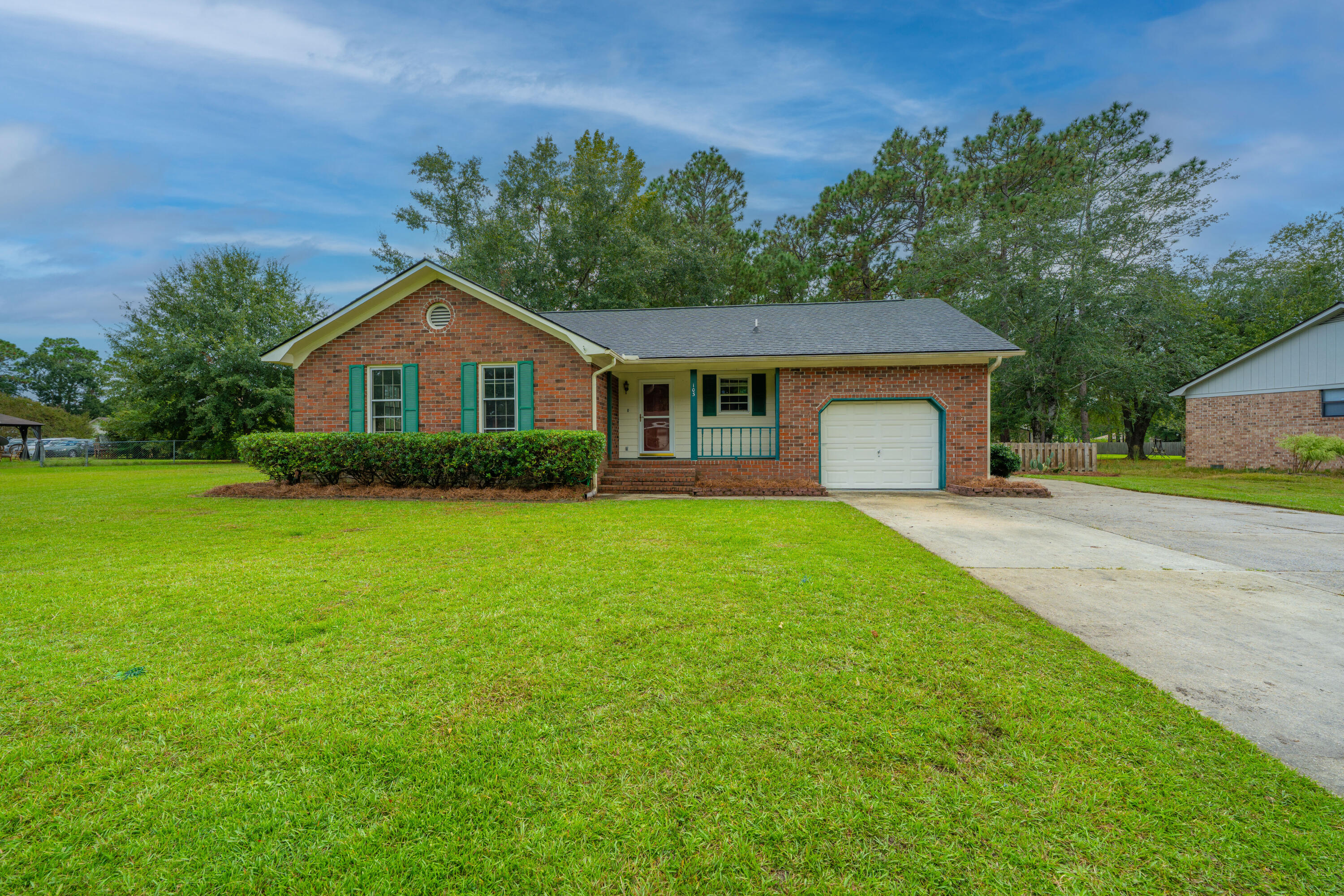 103 Nathan Road Summerville, SC 29486 - Photo 4 of 48 103NathanRd003