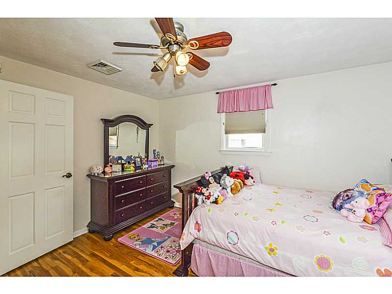 11 Eagle Road Cranston, RI 02920 - Photo 18 of 23 Bedroom.