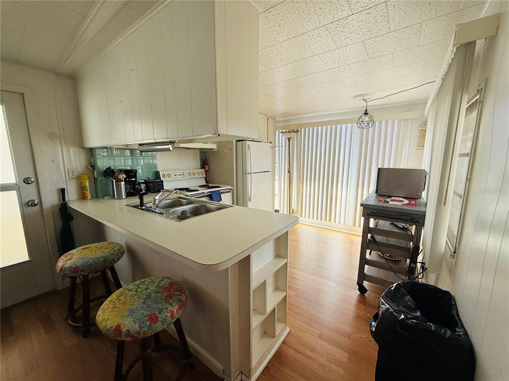 4851 West Gandy Boulevard, Unit B3L15 Tampa, FL 33611 - Photo 11 of 34