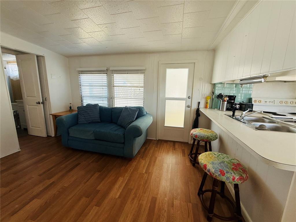 4851 West Gandy Boulevard, Unit B3L15 Tampa, FL 33611 - Photo 5 of 34