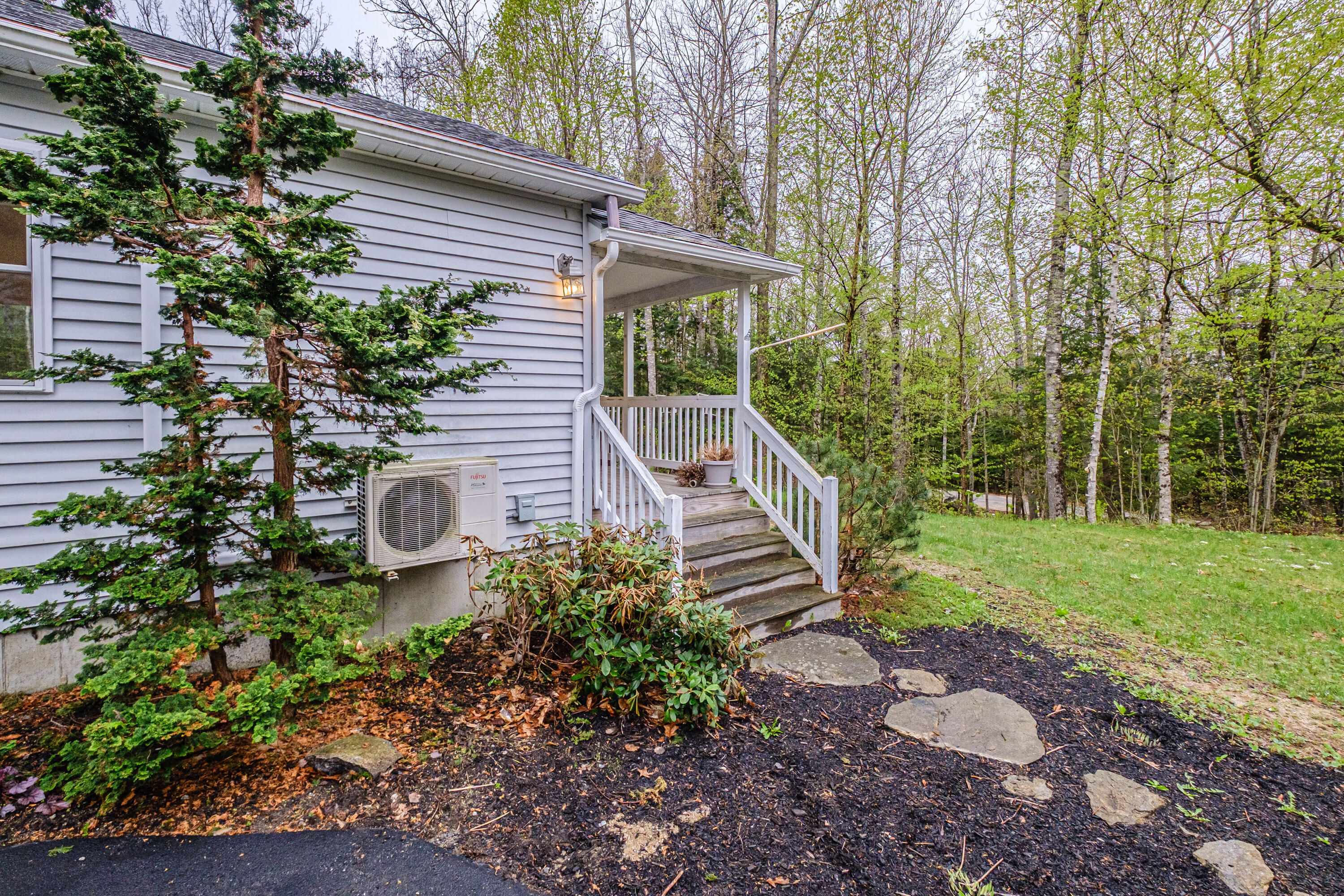 55 Reservoir Road South Paris, ME 04281 - Photo 5 of 61 20250509gp-60008