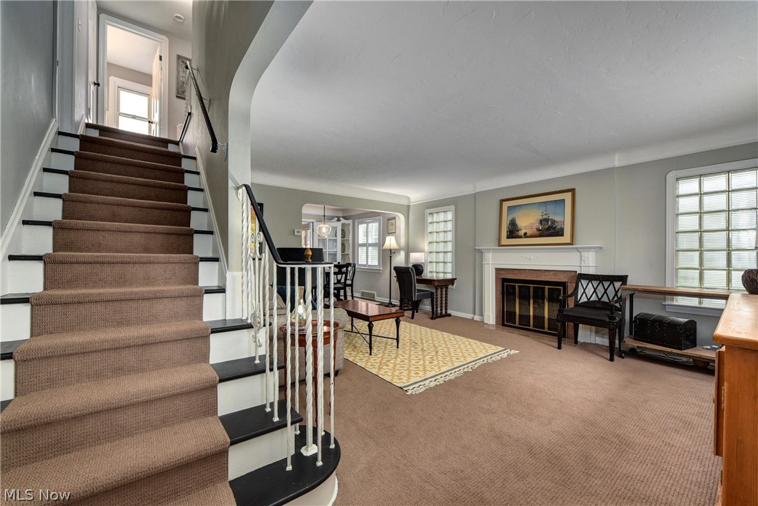 543 Upland Road Bay Village, OH 44140 - Photo 2 of 35