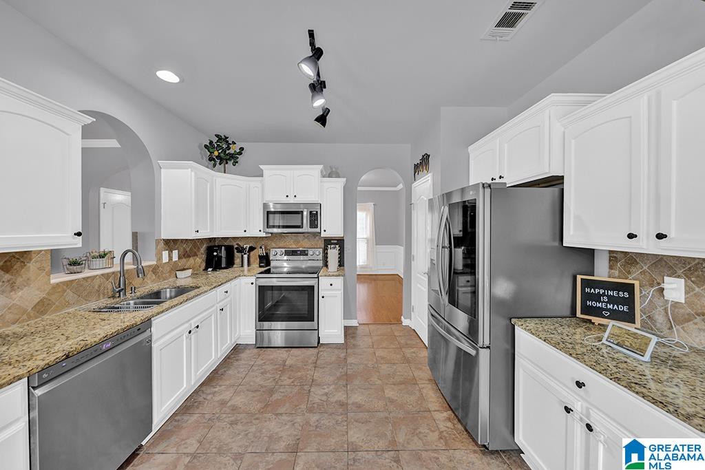 777 Valley Circle Leeds, AL 35094 - Photo 7 of 26