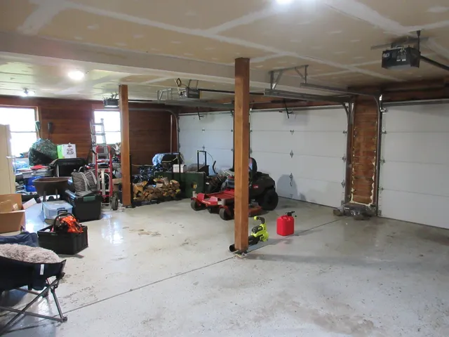 $530,000 | 7334 Hawthorne Ridge, Roscoe, IL 61073