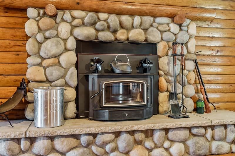 7334 Hawthorne Ridge Roscoe, IL 61073 - Photo 5 of 79 a stove top oven sitting inside of a room