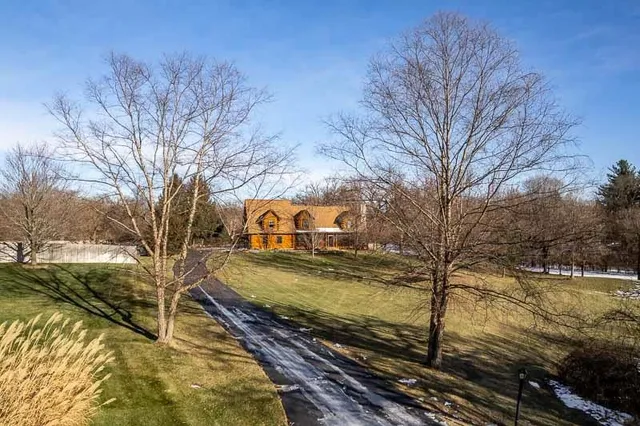 $530,000 | 7334 Hawthorne Ridge, Roscoe, IL 61073