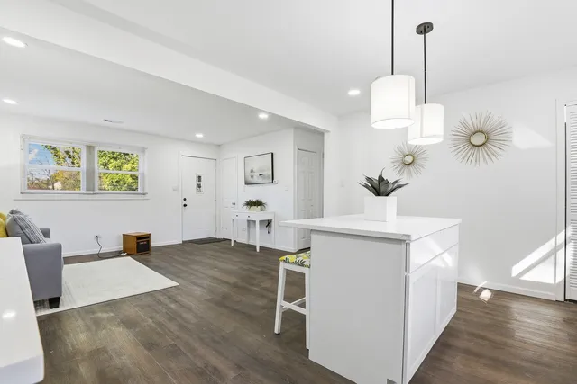 $159,900 | 1941 Cambridge Street, Chicago Heights, IL 60411