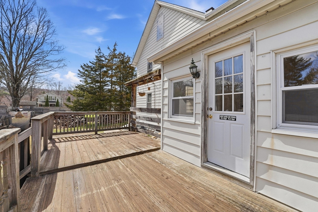 1016 Chestnut Street Palmer, MA 01069 - Photo 5 of 33