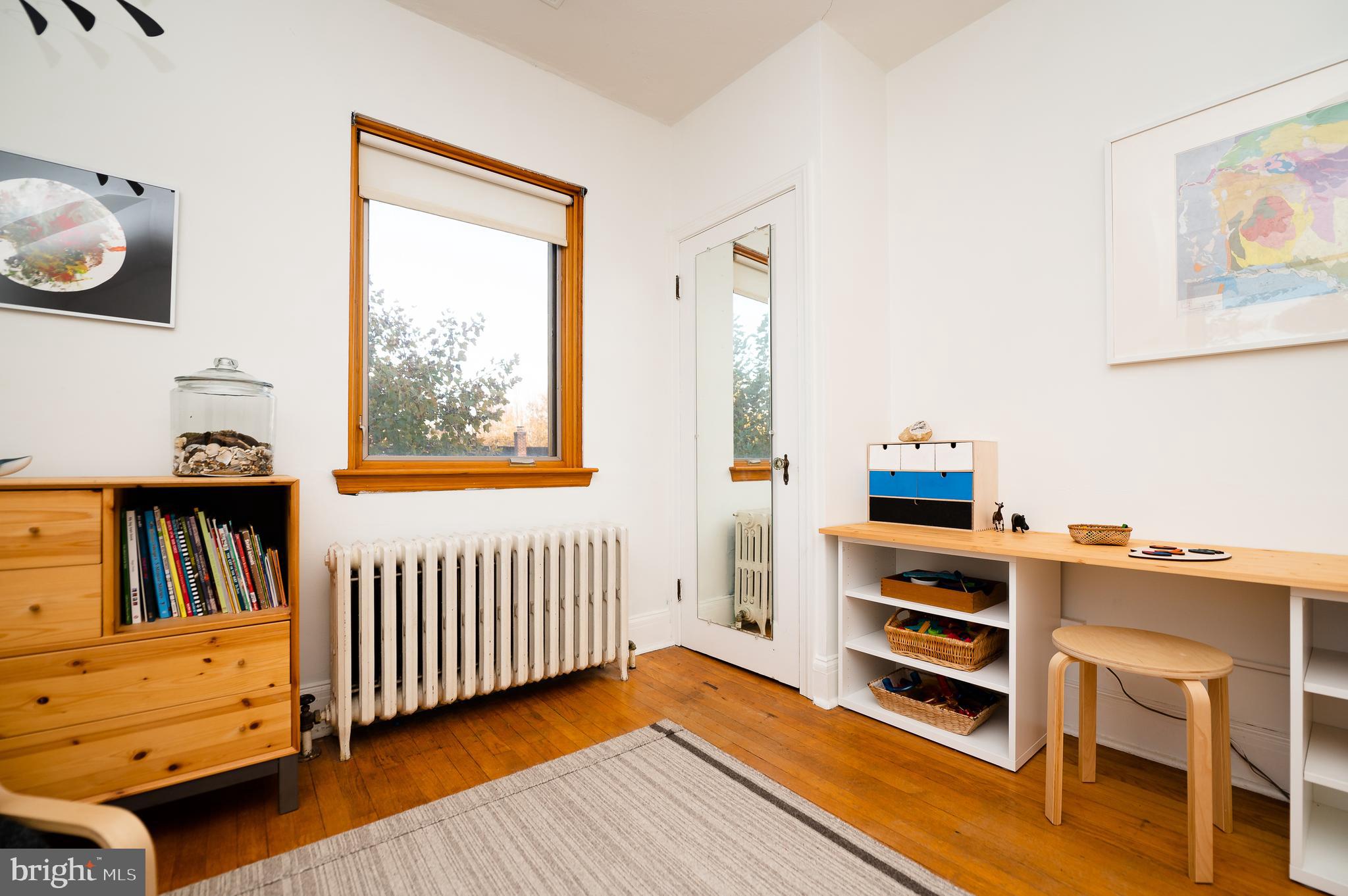 3727 Rexmere Road Baltimore, MD 21218 - Photo 35 of 56 Large walls for art and mirrors...