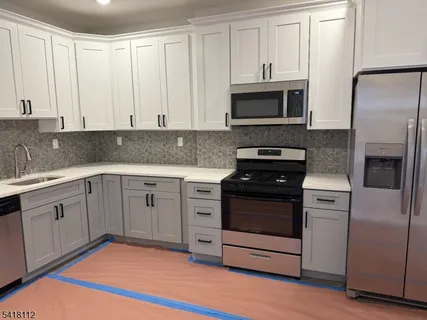 $2,800 | 37 6th Street, Harrison, NJ 07029