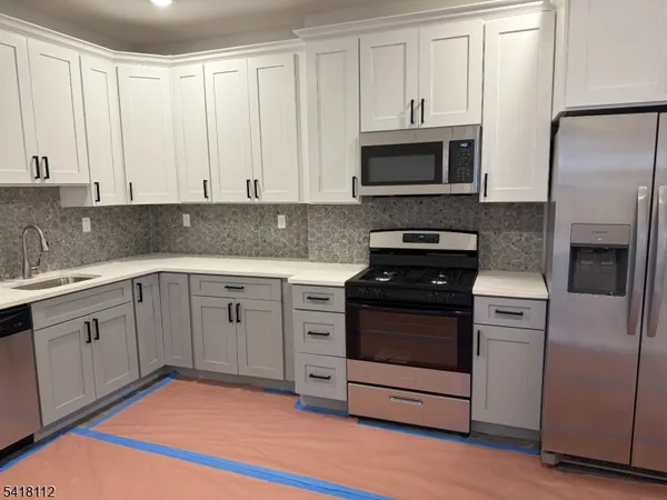 $2,800 | 37 6th Street, Harrison, NJ 07029