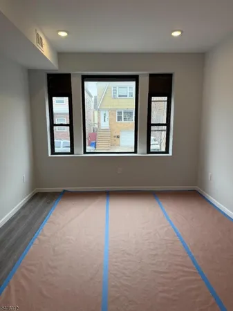 $2,800 | 37 6th Street, Harrison, NJ 07029