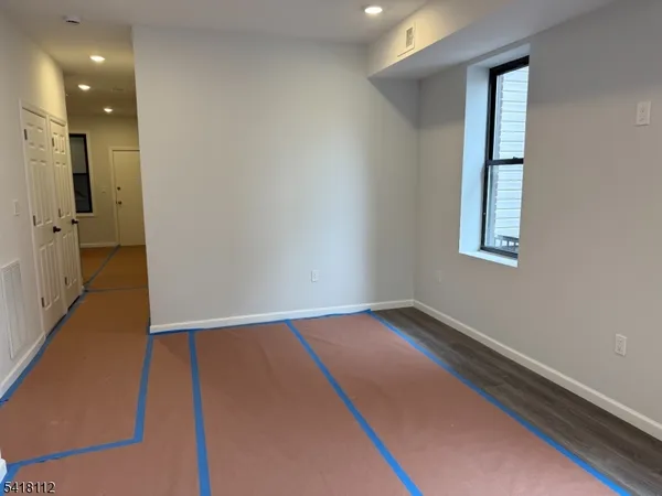 $2,800 | 37 6th Street, Harrison, NJ 07029