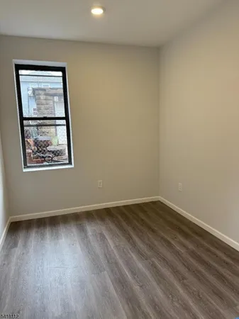 $2,800 | 37 6th Street, Harrison, NJ 07029