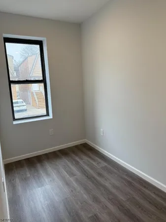 $2,800 | 37 6th Street, Harrison, NJ 07029