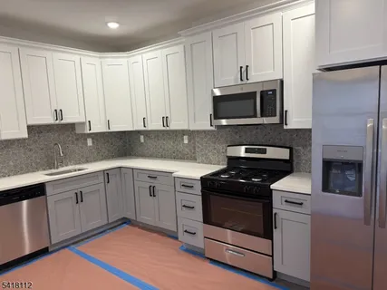 $2,800 | 37 6th Street, Harrison, NJ 07029