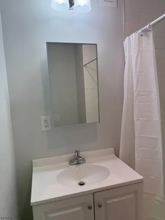 $2,800 | 37 6th Street, Harrison, NJ 07029