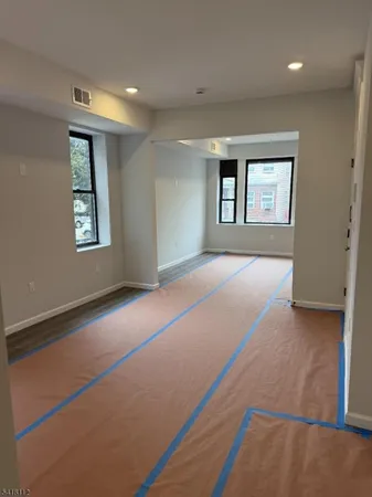 $2,800 | 37 6th Street, Harrison, NJ 07029