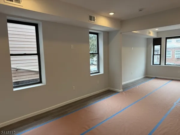 $2,800 | 37 6th Street, Harrison, NJ 07029