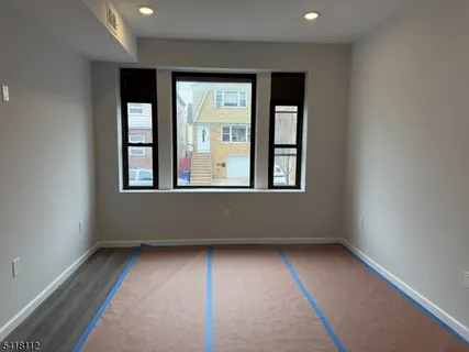 $2,800 | 37 6th Street, Harrison, NJ 07029