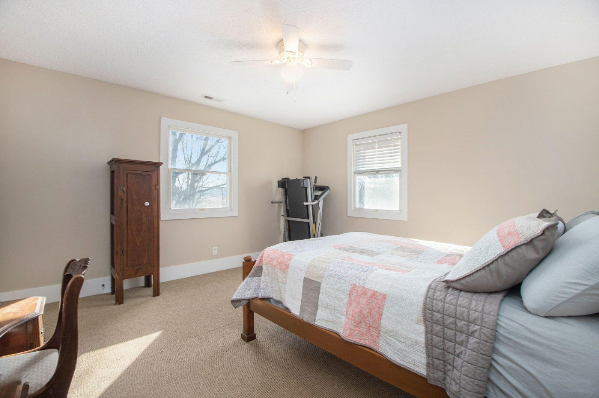 4009 West Kaiser Road Three Oaks, MI 49128 - Photo 22 of 38 4009 Kaiser Rd guest room