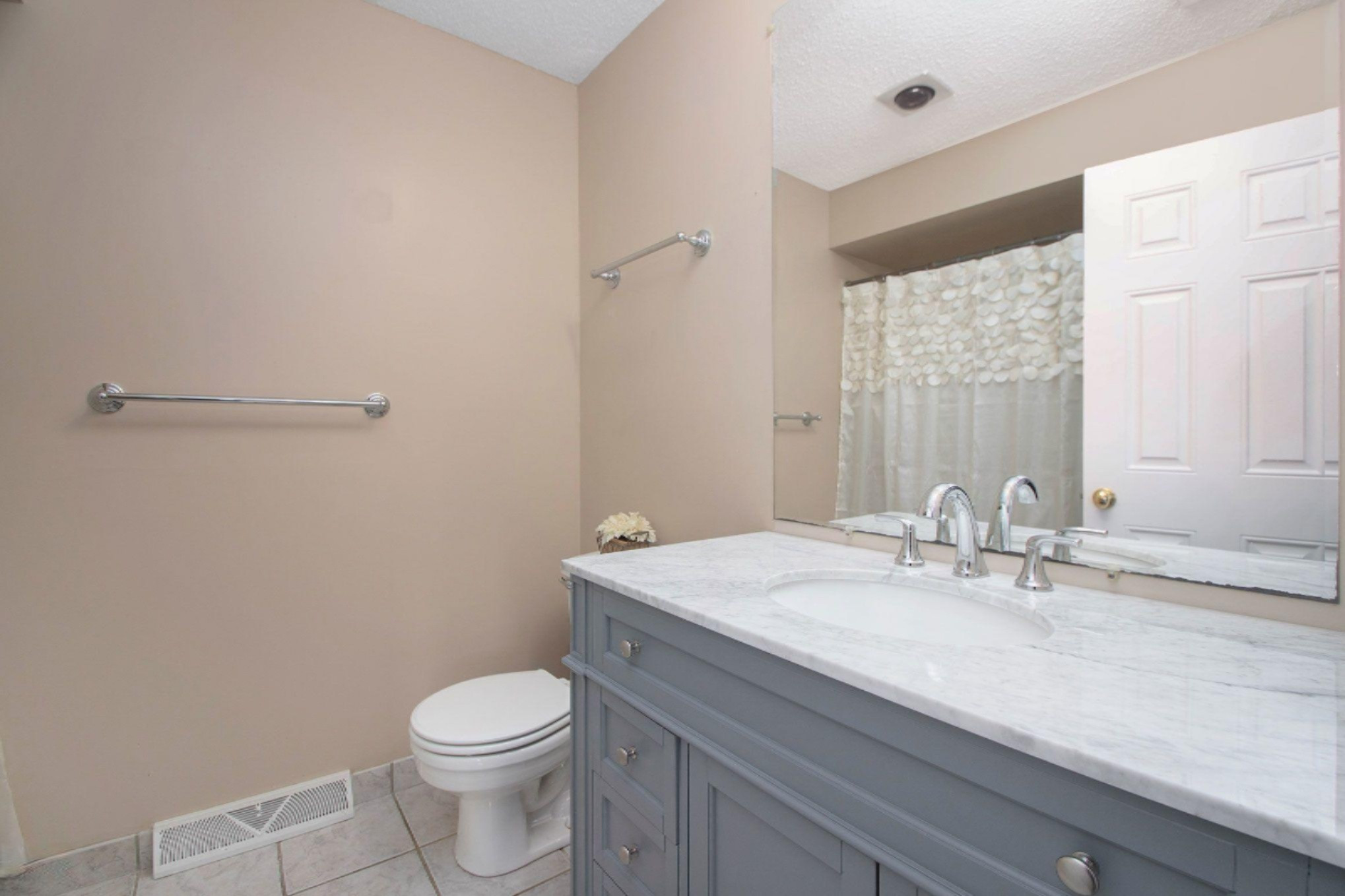 4009 West Kaiser Road Three Oaks, MI 49128 - Photo 28 of 38 4009 Kaiser Rd full bath
