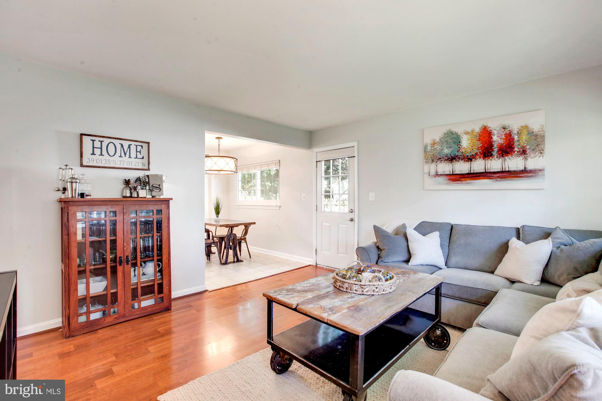 708 Justin Way Silver Spring, MD 20901 - Photo 16 of 30 Living room